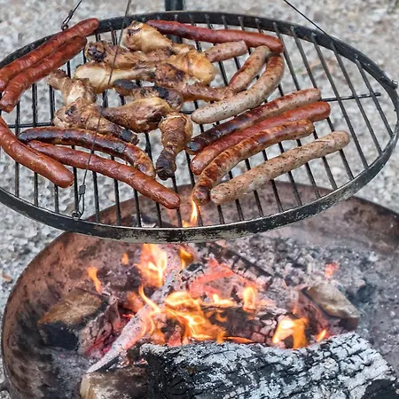 La Cour Souveraine - D'hotes Le Cap Bed & Breakfast 3*