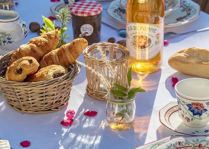 La Cour Souveraine - D'hotes Le Cap Bed & Breakfast 3*